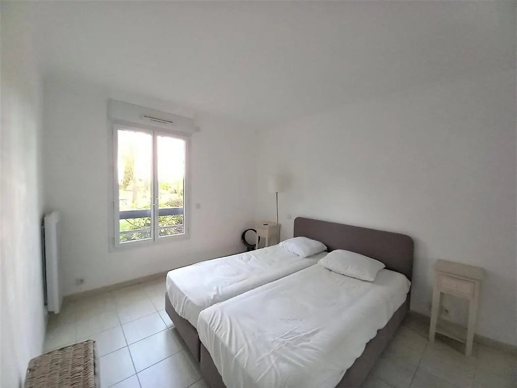 T3 Spacieux Dans Une Residence De Standing Frejus Apartment